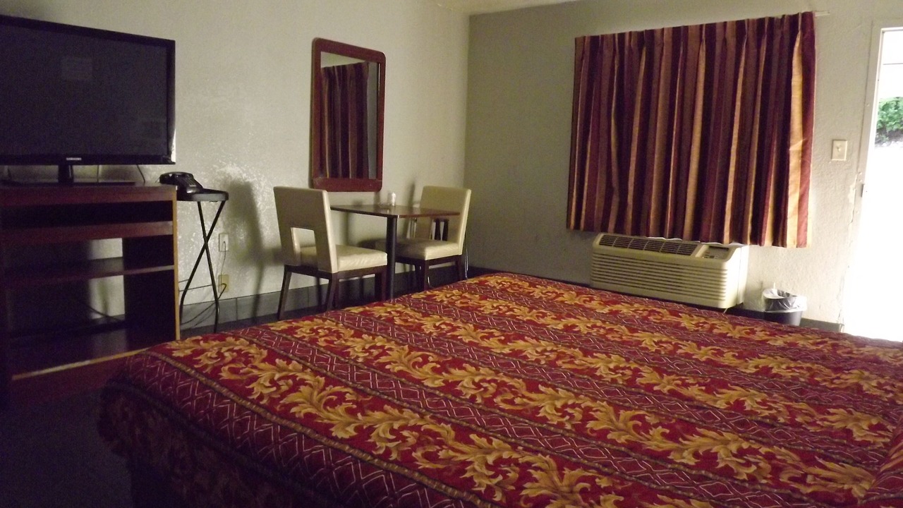 Photo of Bedroom in Redwood Heights