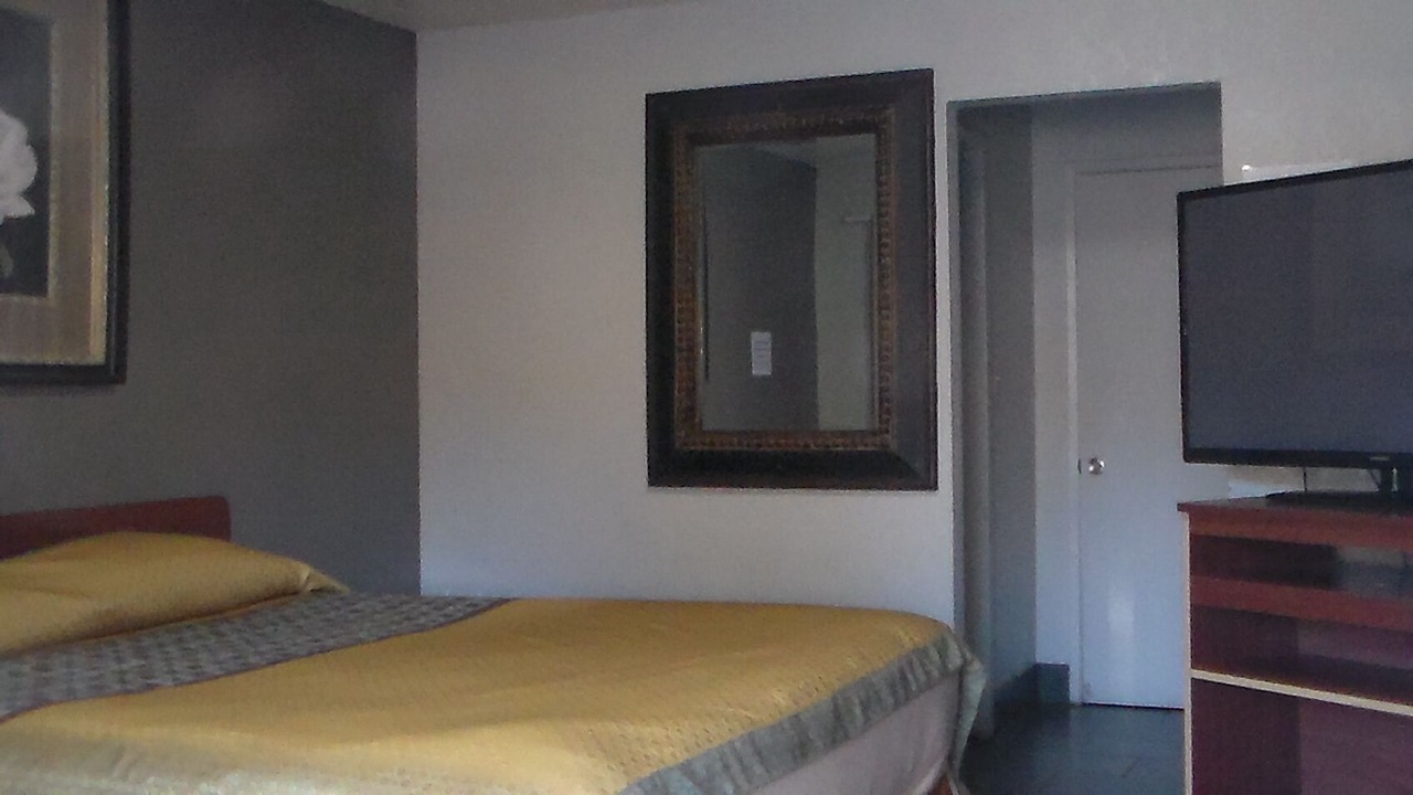 Photo of Bedroom in Redwood Heights