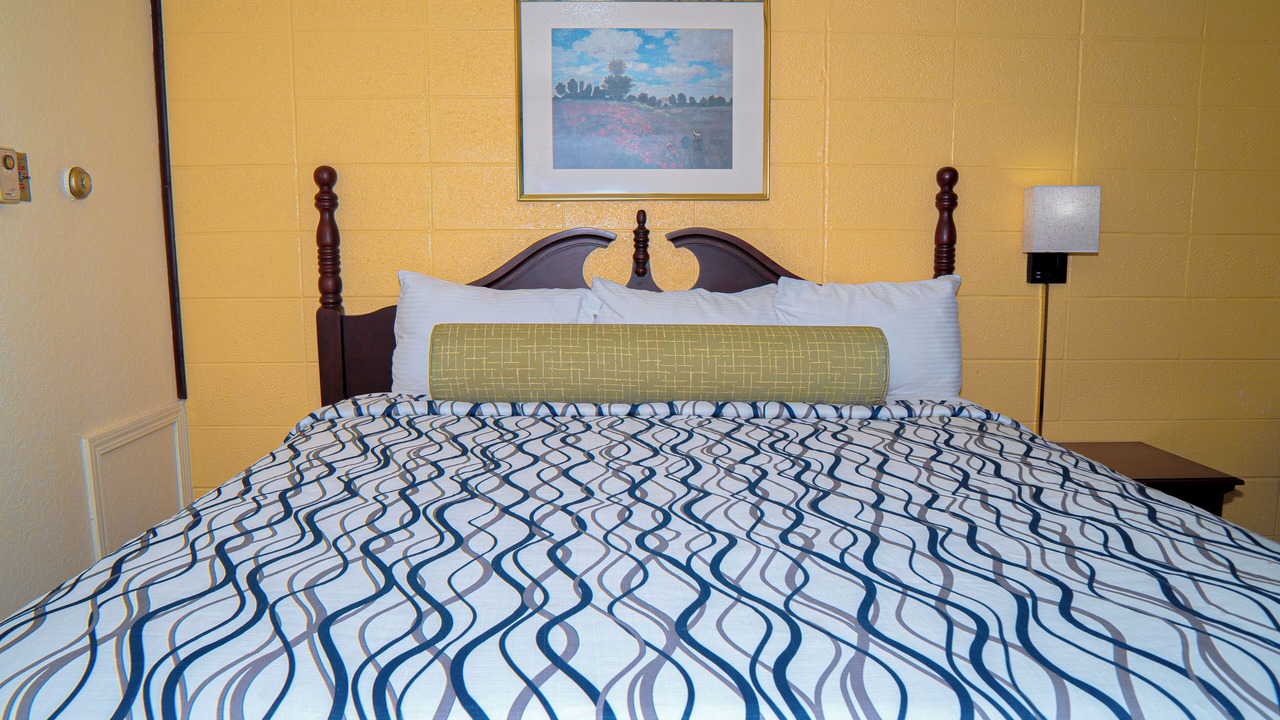 Photo of Bedroom in Liberal