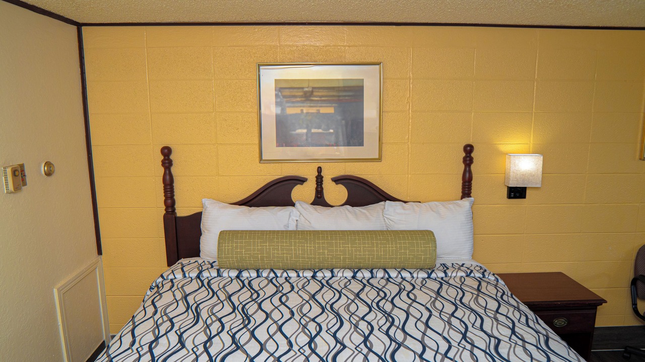 Photo of Bedroom in Liberal