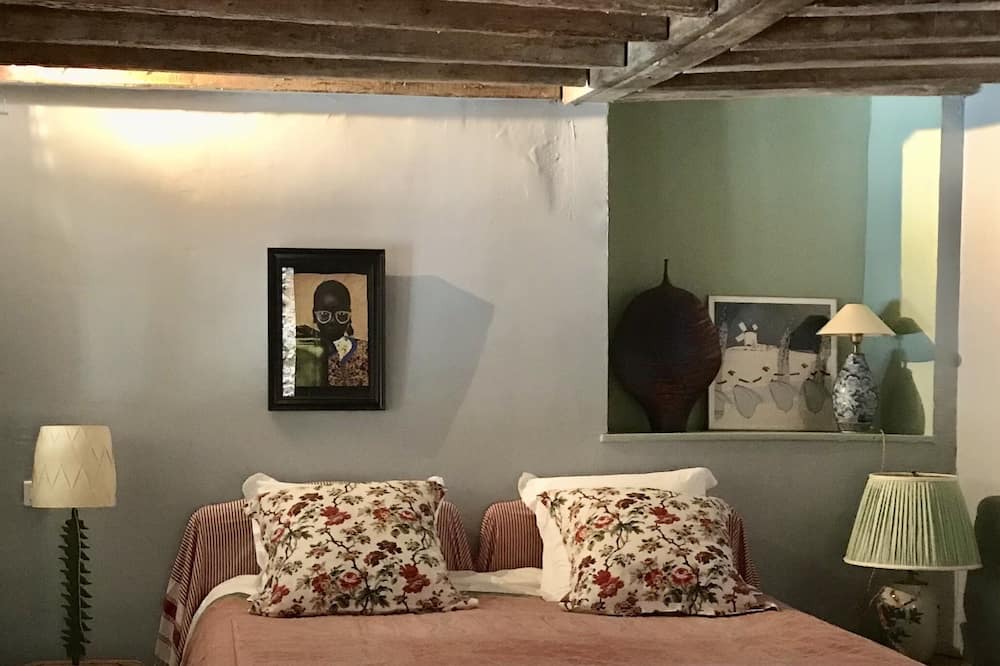 Photo of Bedroom in Saint-Fargeau