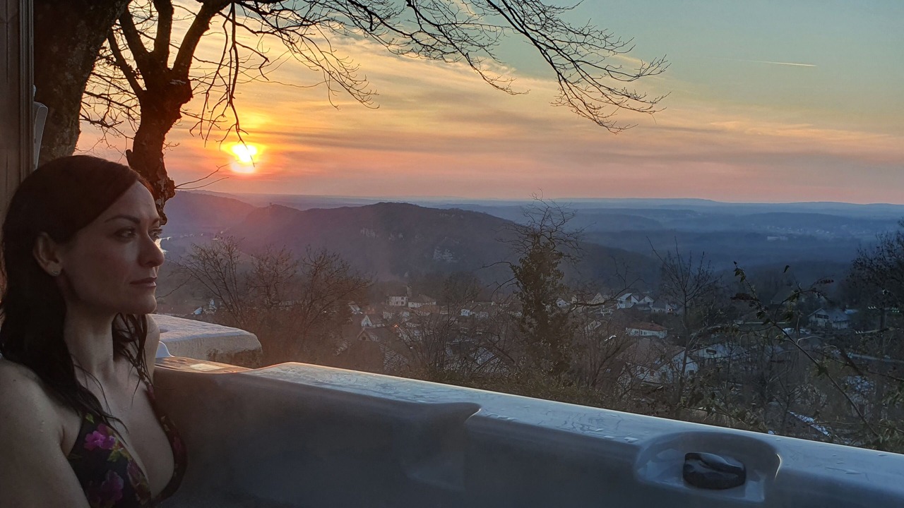 Photo of Bedroom in Larnod