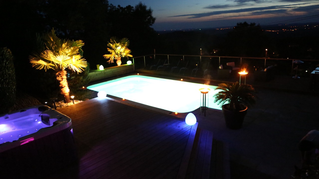 Photo of Outdoor in Larnod