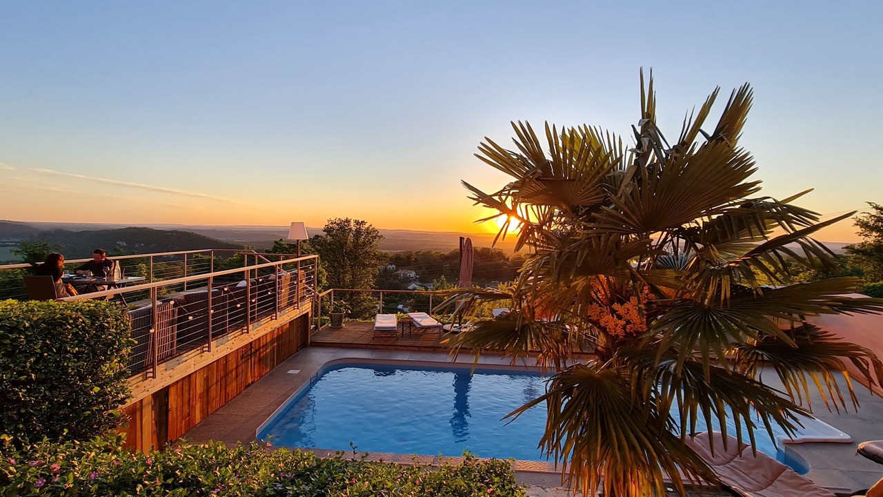 Photo of Outdoor in Larnod