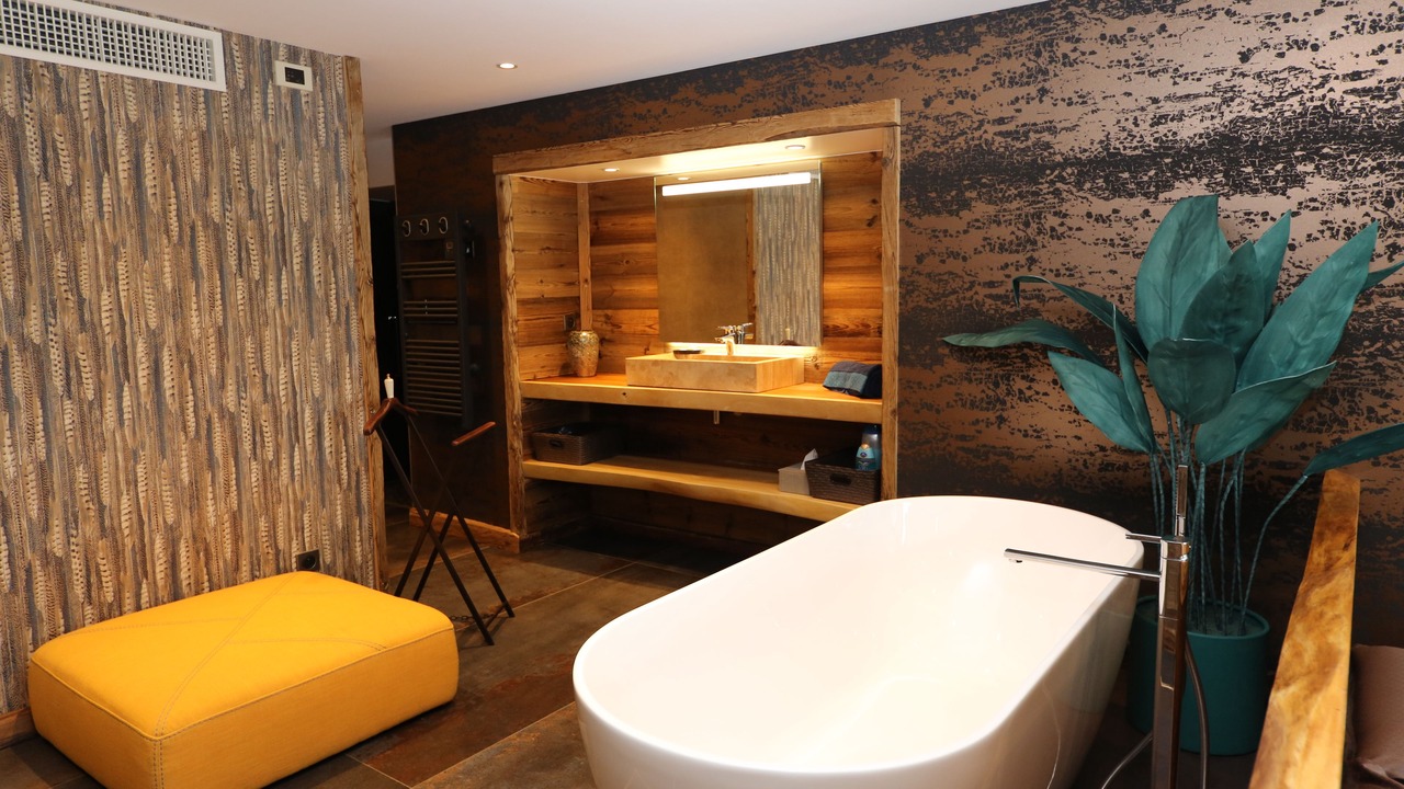 Photo of Bathroom in Larnod