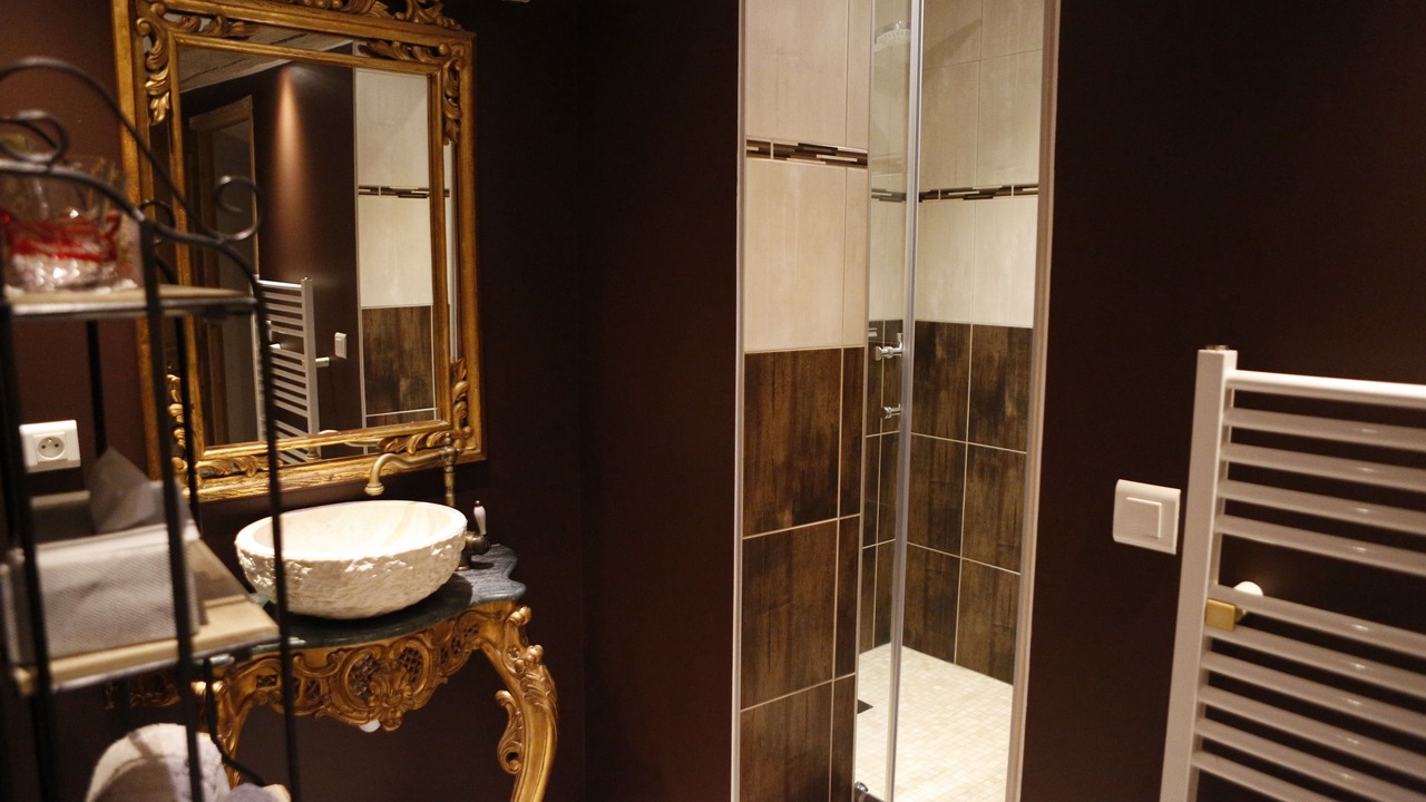 Photo of Bathroom in Larnod