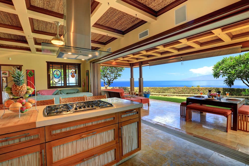 Photo of Outdoor in Historic Lahaina Front Street