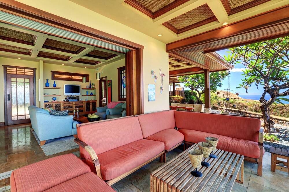 Photo of Outdoor in Historic Lahaina Front Street