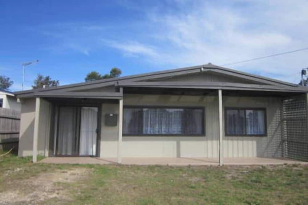 Photo of Bedroom in Golden Beach