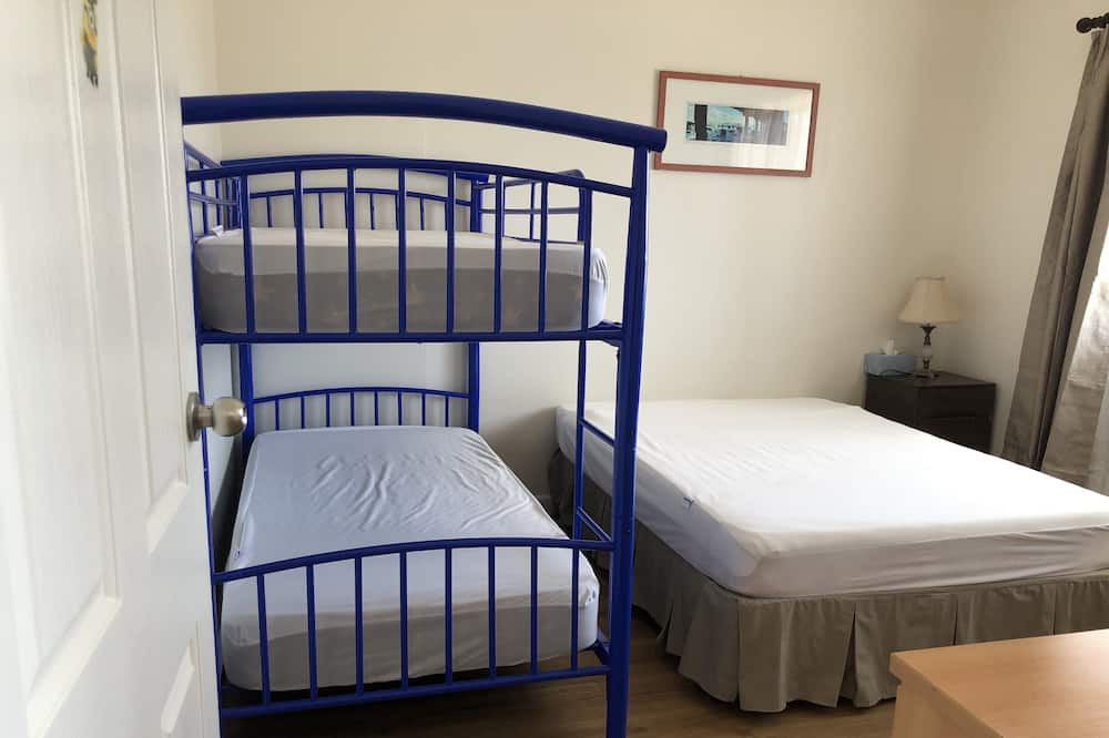 Photo of Bedroom in Golden Beach