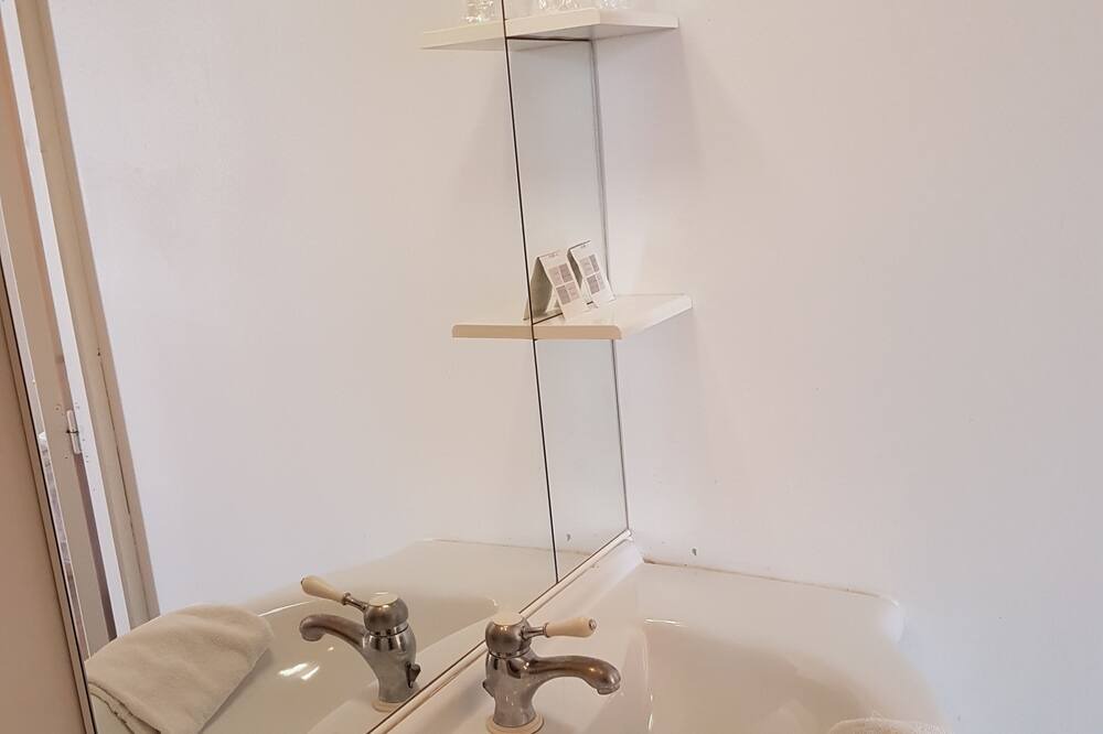 Photo of Bathroom in Sainte-Foy-la-Grande