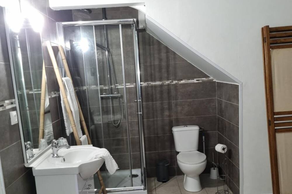 Photo of Bathroom in Sainte-Foy-la-Grande