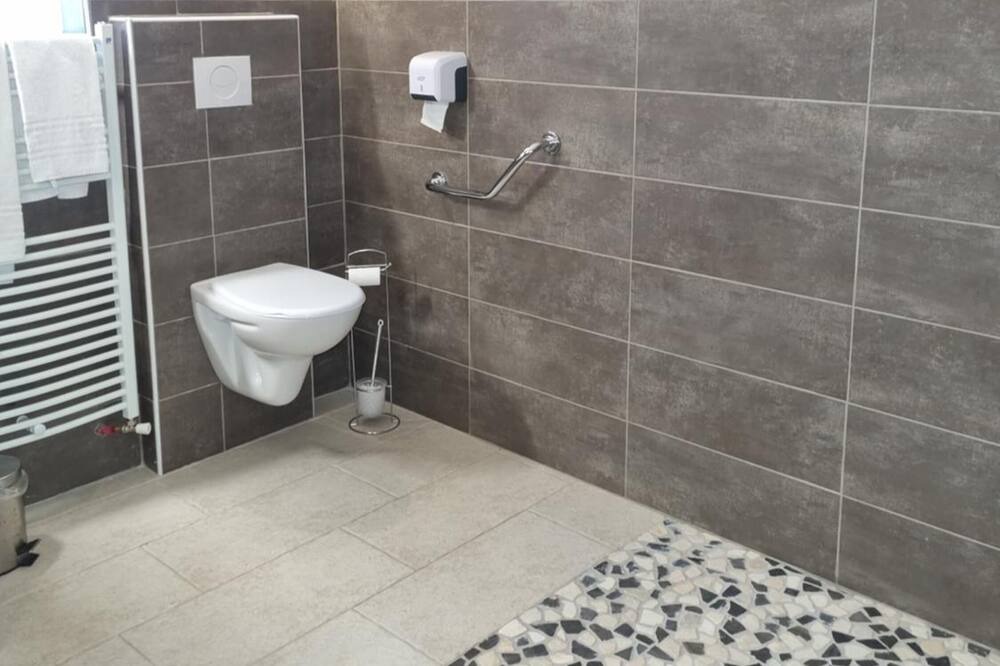 Photo of Bathroom in Sainte-Foy-la-Grande