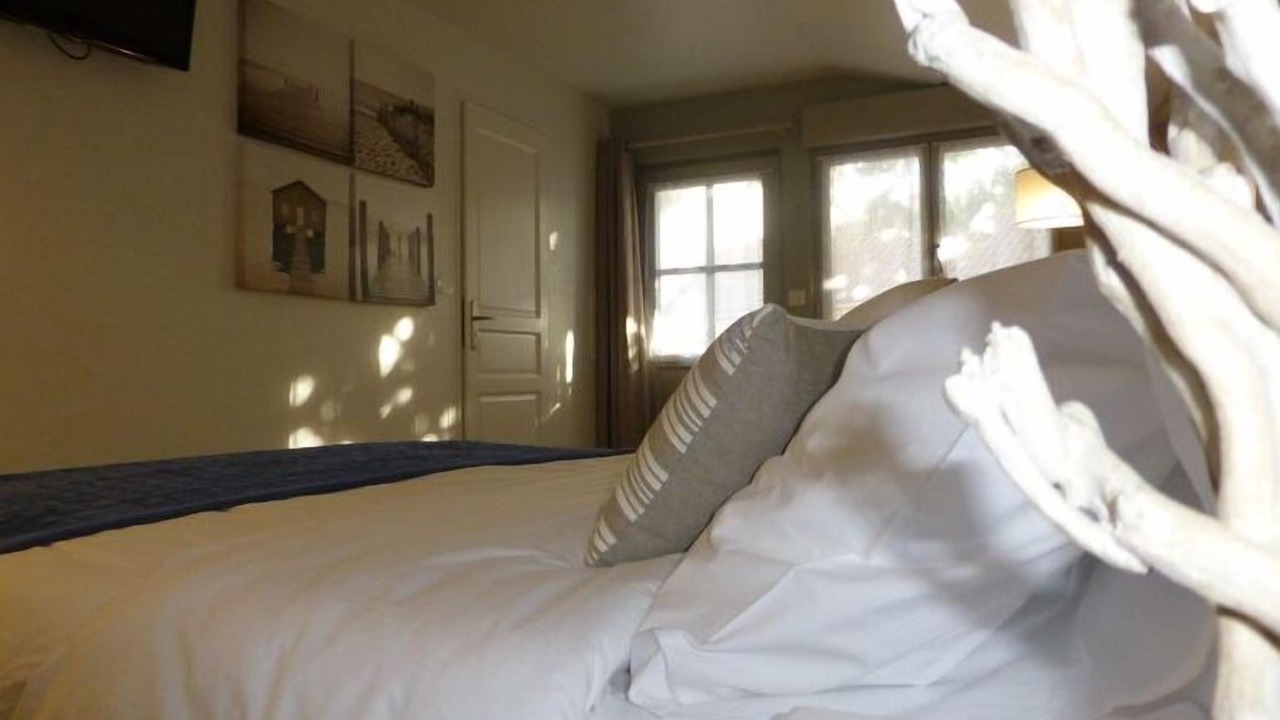 Photo of Bedroom in Courset