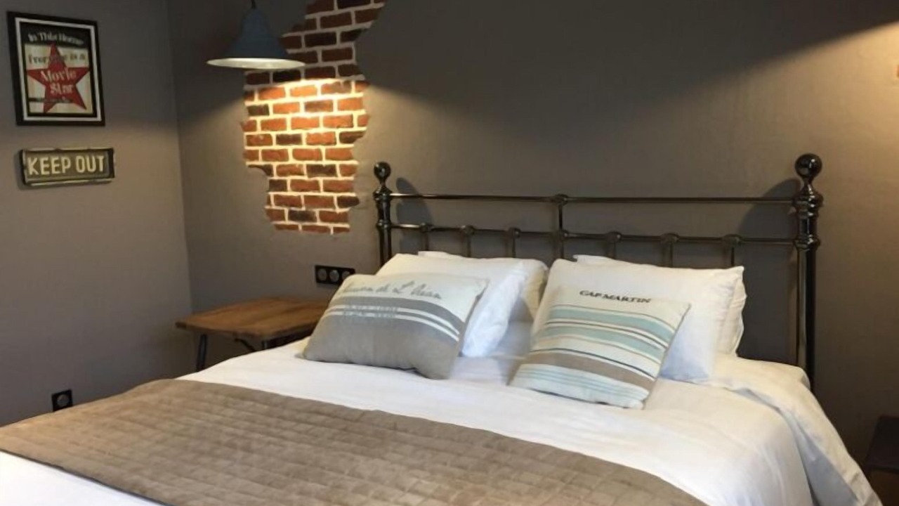 Photo of Bedroom in Courset