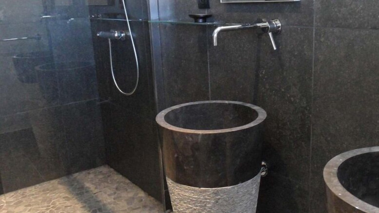 Photo of Bathroom in Courset
