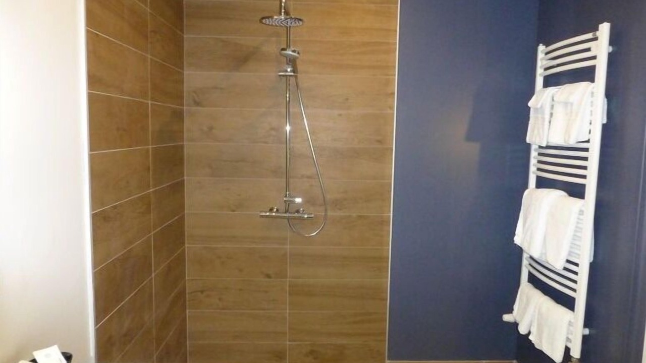 Photo of Bathroom in Courset