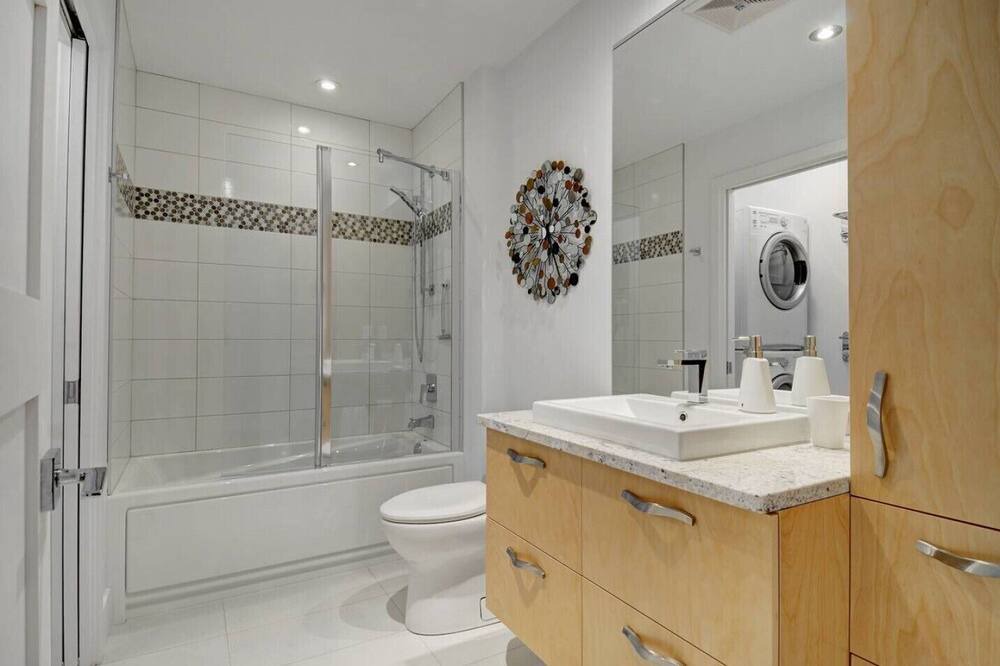 Photo of Bathroom in Saint-Jean-Baptiste
