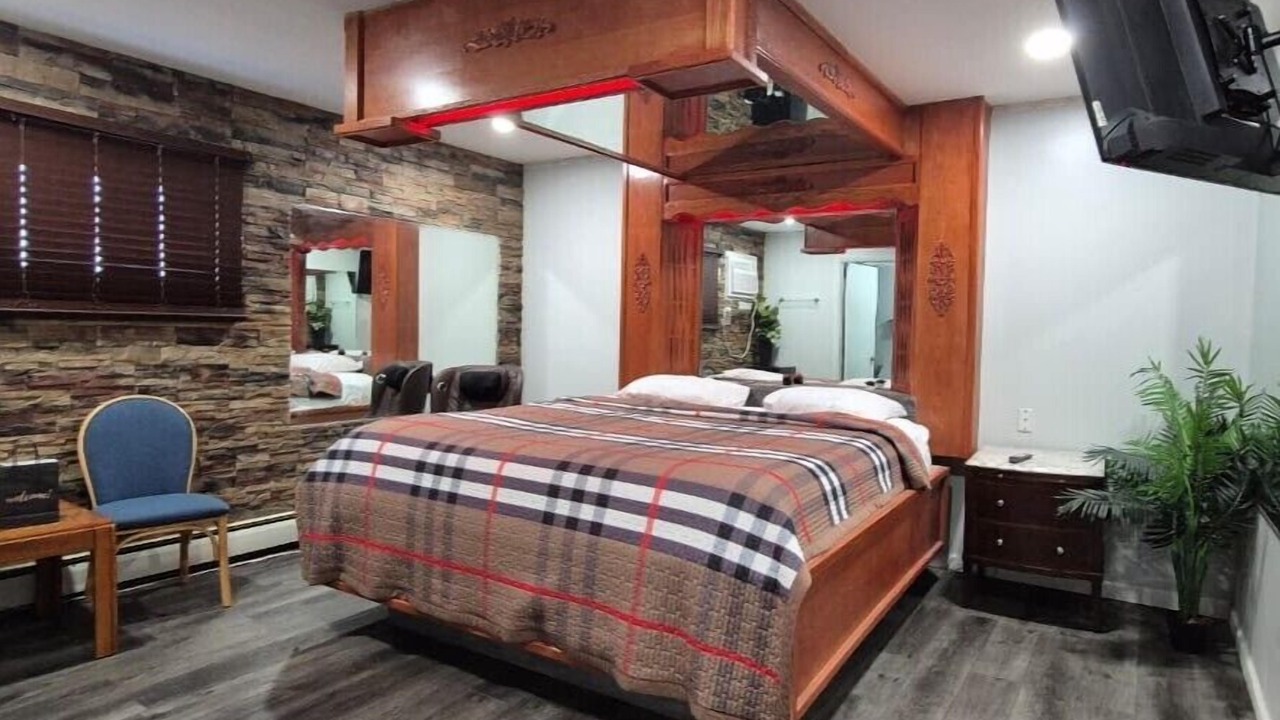 Photo of Bedroom in Des Plaines