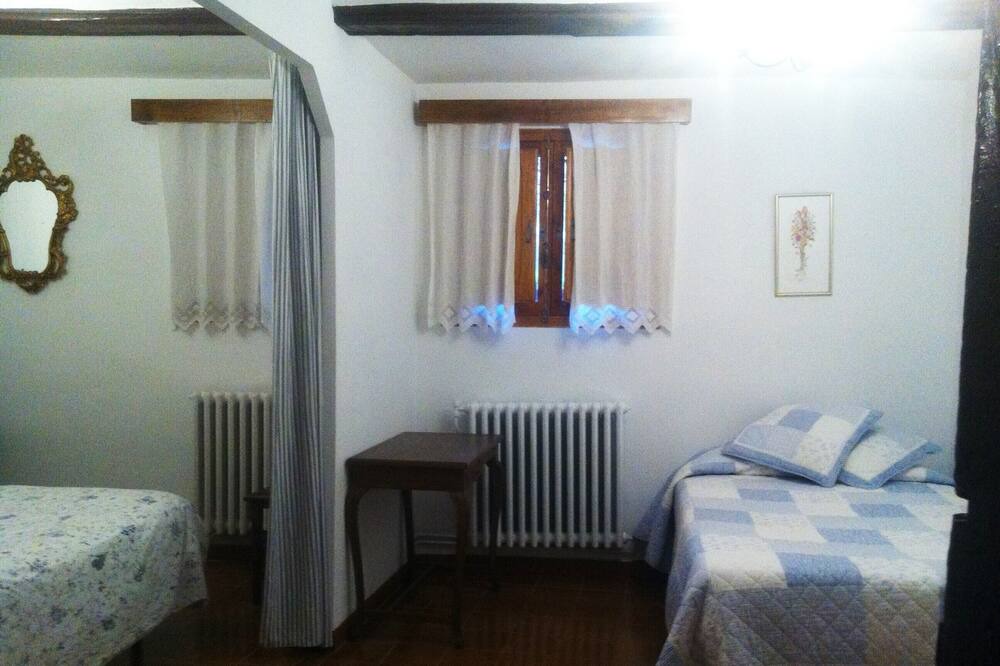 Photo of Bedroom in Villarroya de los Pinares