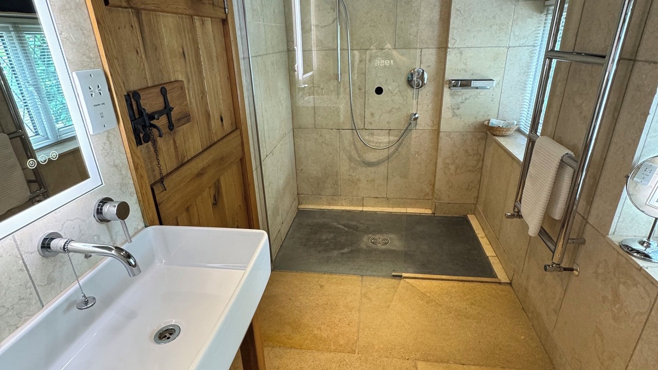 Photo of Bathroom in Stanwell