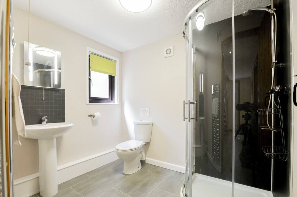 Photo of Bathroom in Beaworthy