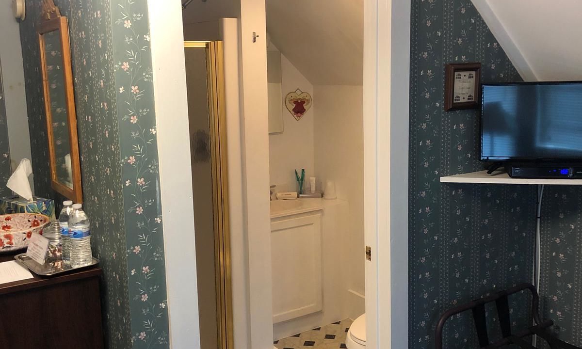 Photo of Bathroom in Roscoe