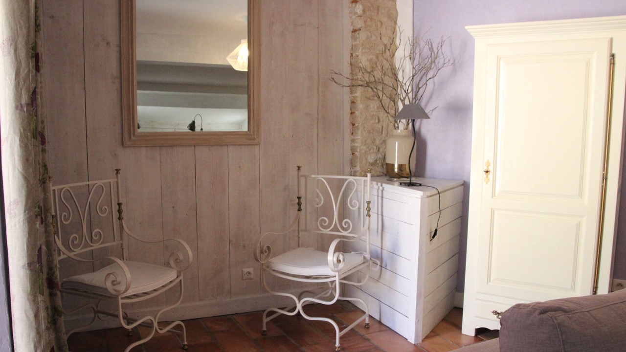 Photo of Others in Murs