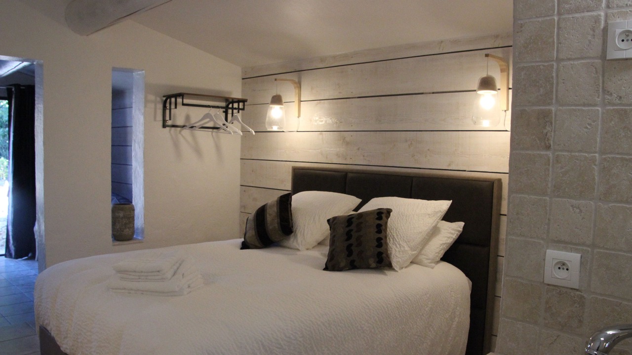 Photo of Others in Murs