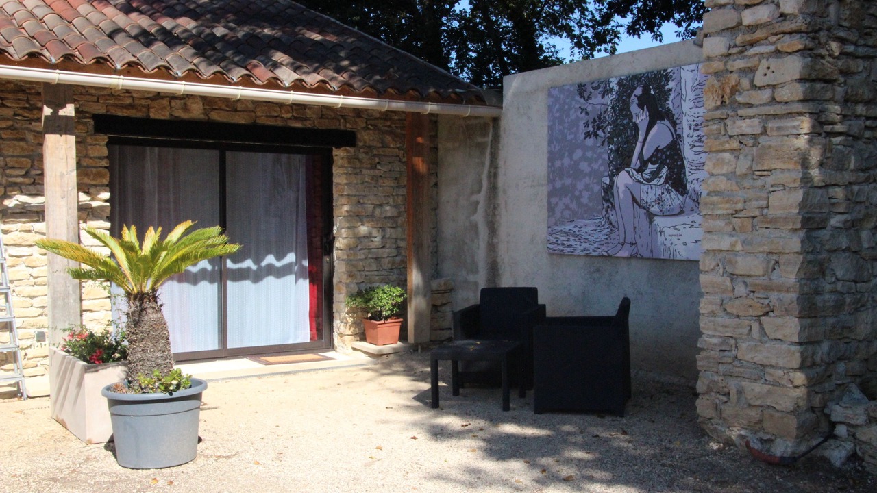 Photo of Others in Murs