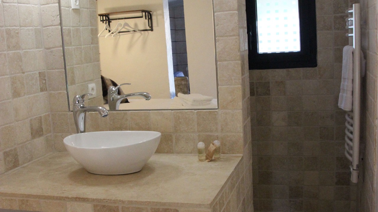 Photo of Bathroom in Murs