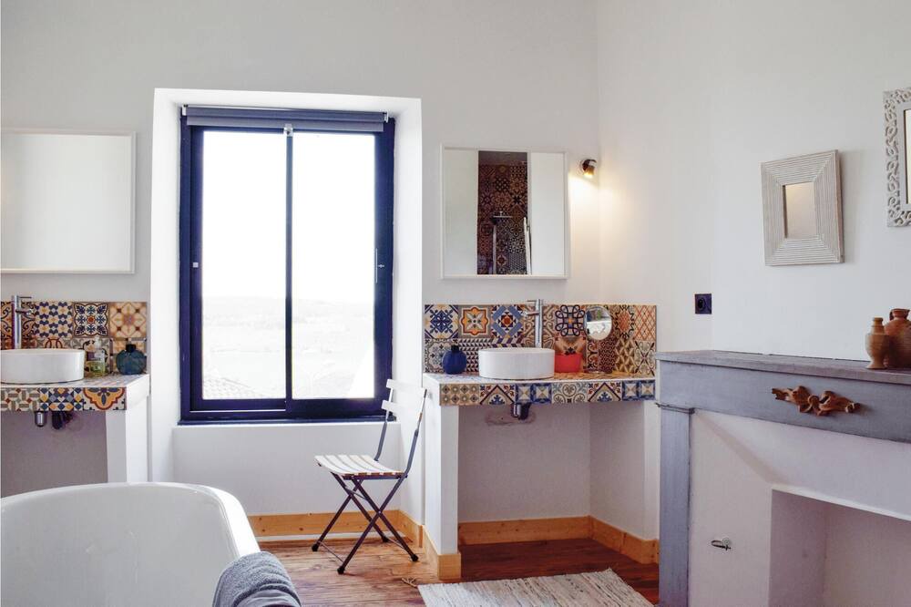 Photo of Bathroom in Montpezat