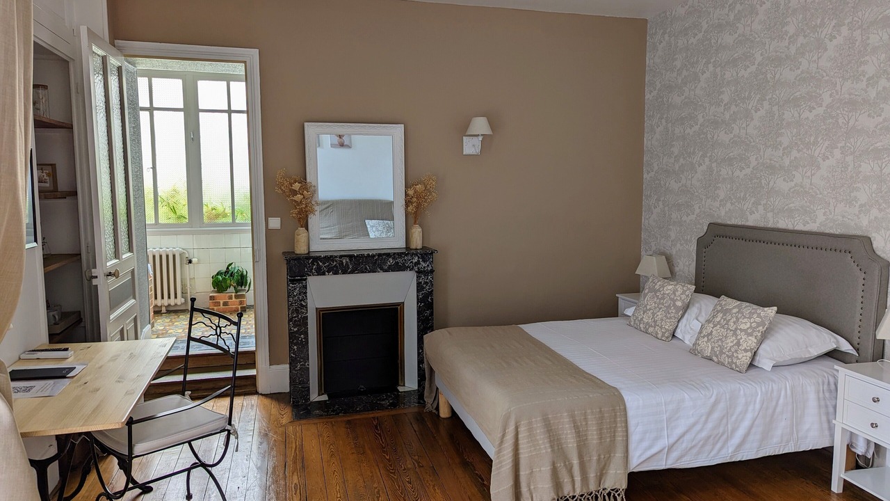 Photo of Bedroom in Bourbon-Lancy