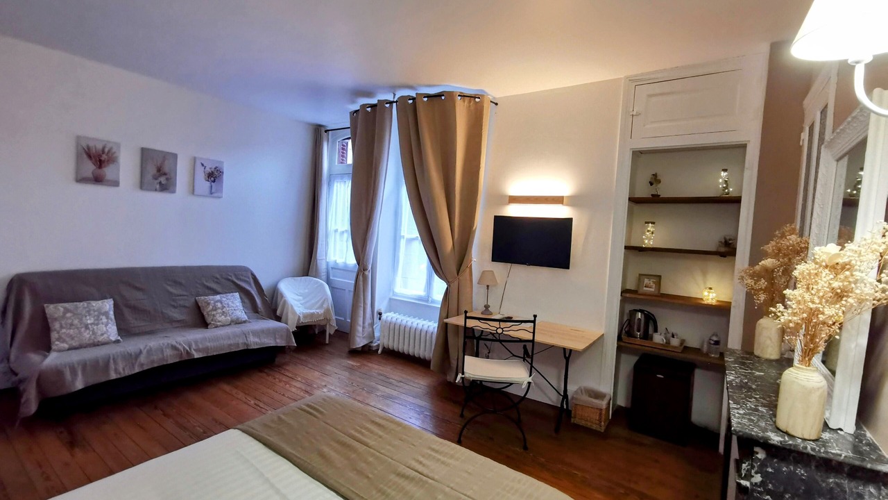 Photo of Bedroom in Bourbon-Lancy