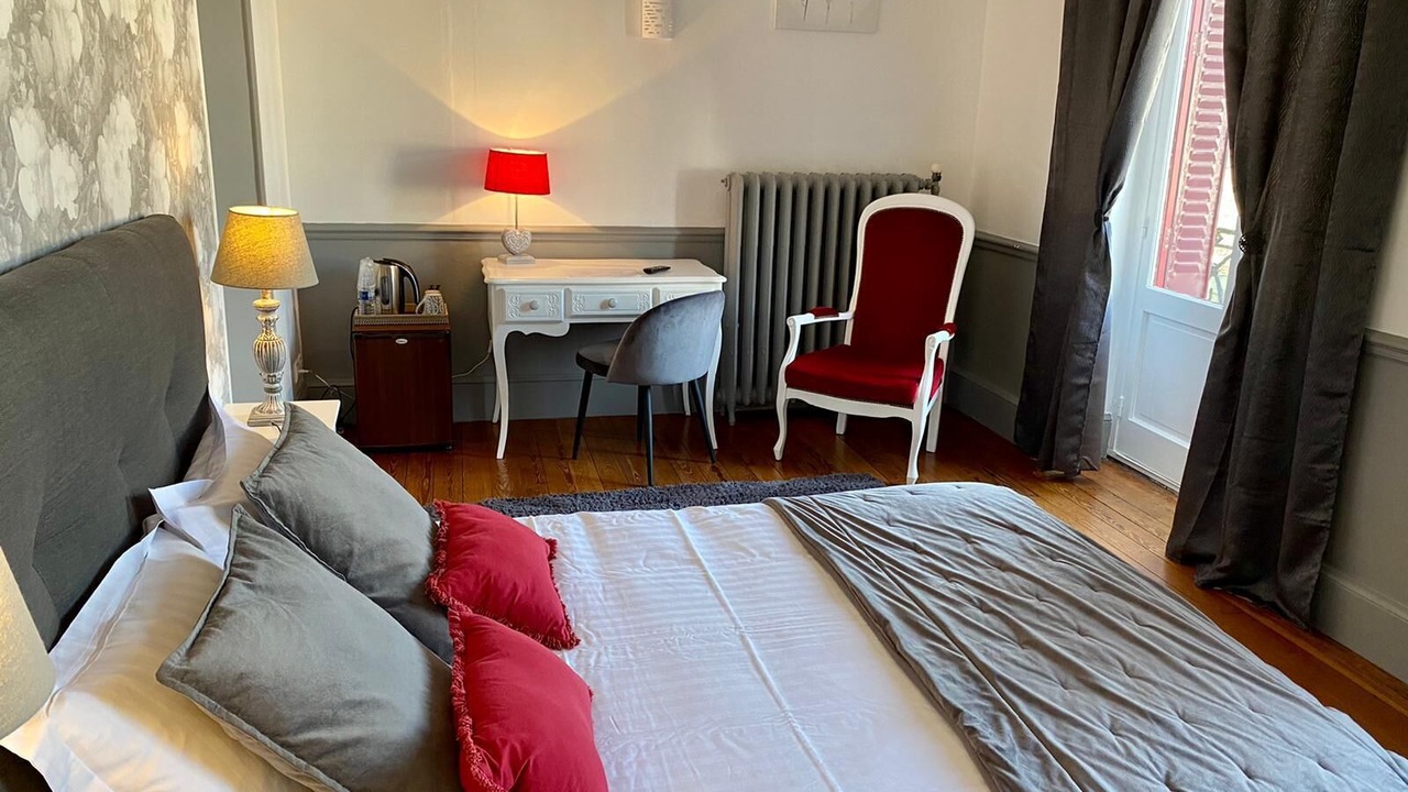 Photo of Bedroom in Bourbon-Lancy