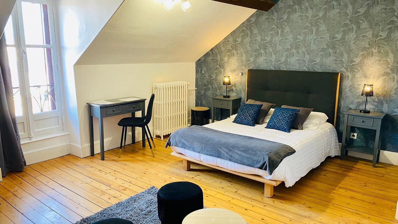 Photo of Bedroom in Bourbon-Lancy