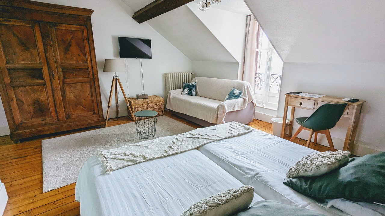 Photo of Bedroom in Bourbon-Lancy