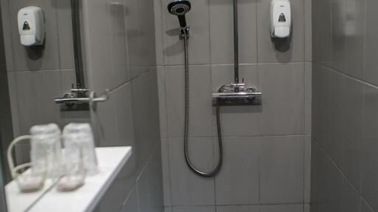 Photo of Bathroom in Bourbon-Lancy
