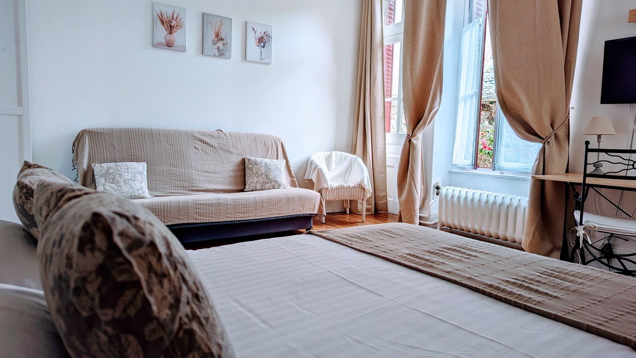 Photo of Bedroom in Bourbon-Lancy