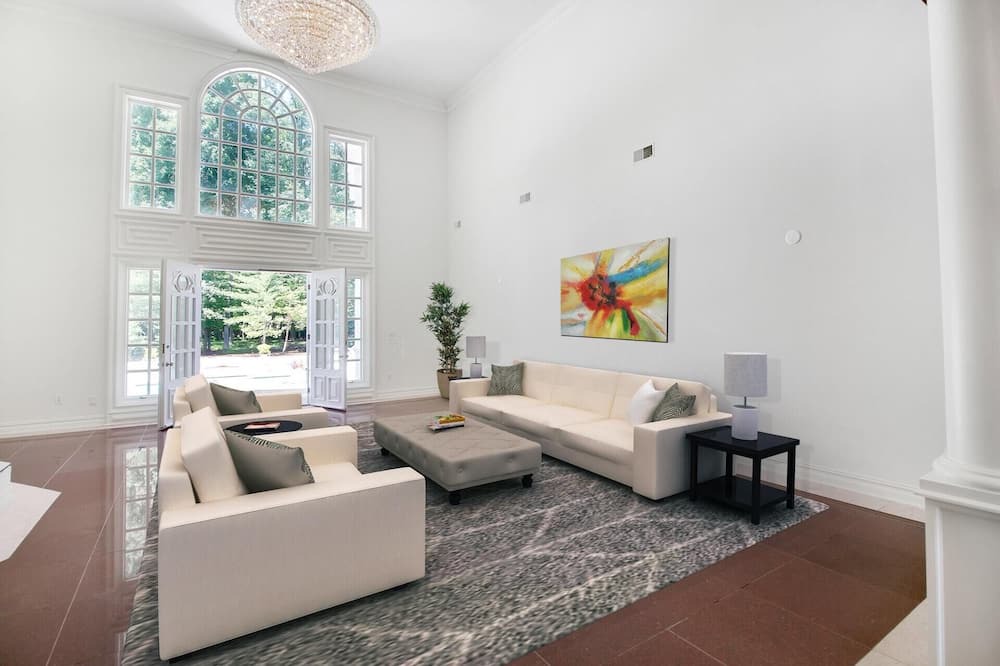 Photo of Livingroom in Livingston