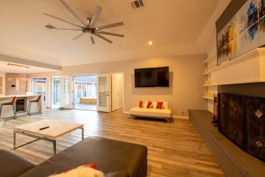 Photo of Livingroom in Cloverleaf