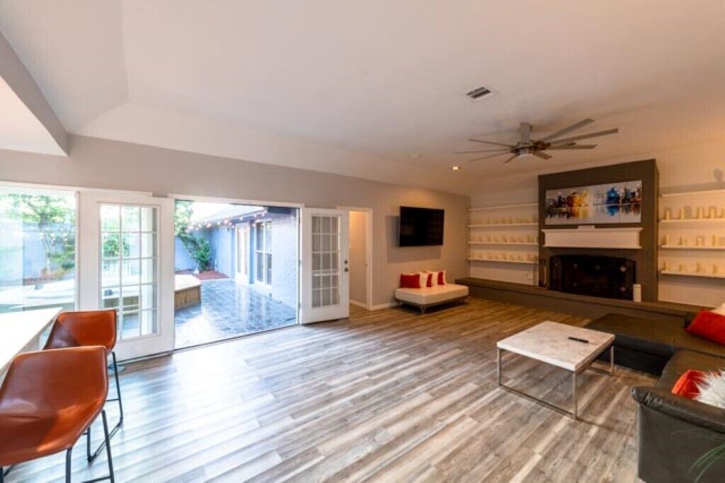 Photo of Livingroom in Cloverleaf