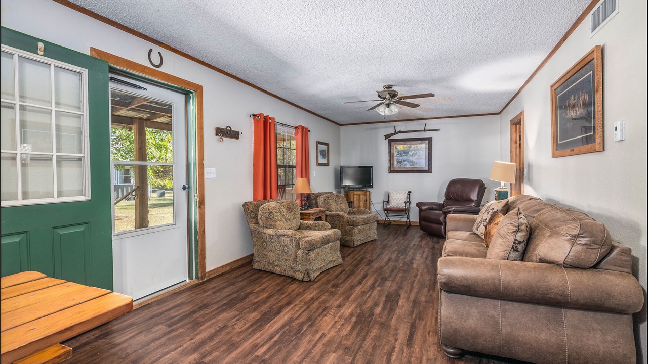 Photo of Livingroom in Grand Saline