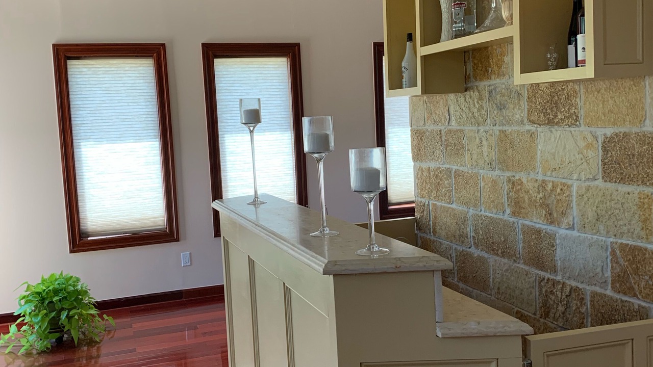 Photo of Livingroom in Town of Southold Town