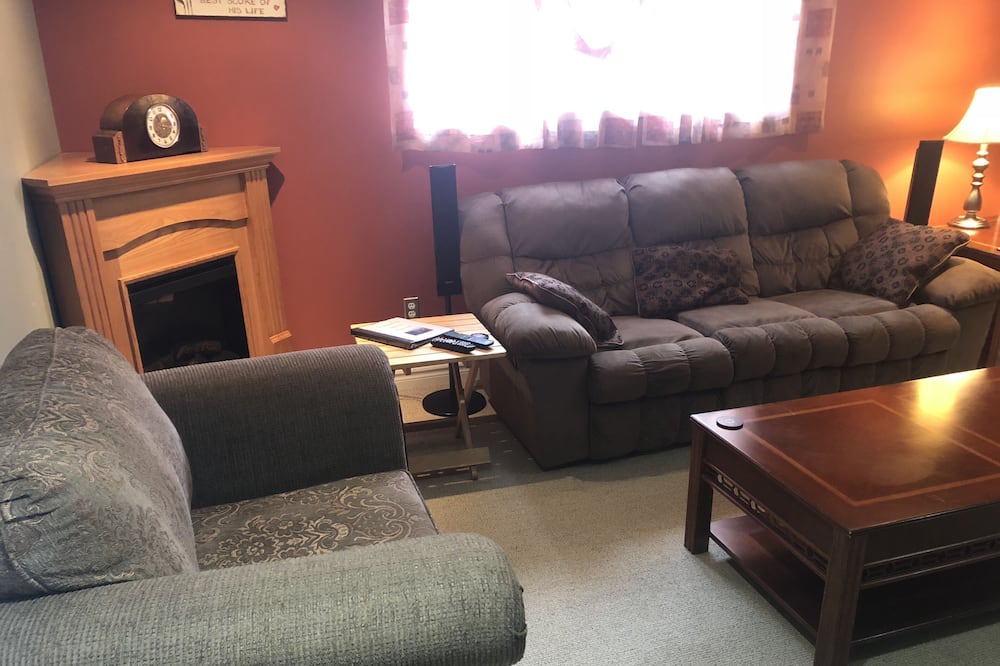 Photo of Livingroom in Massey Drive