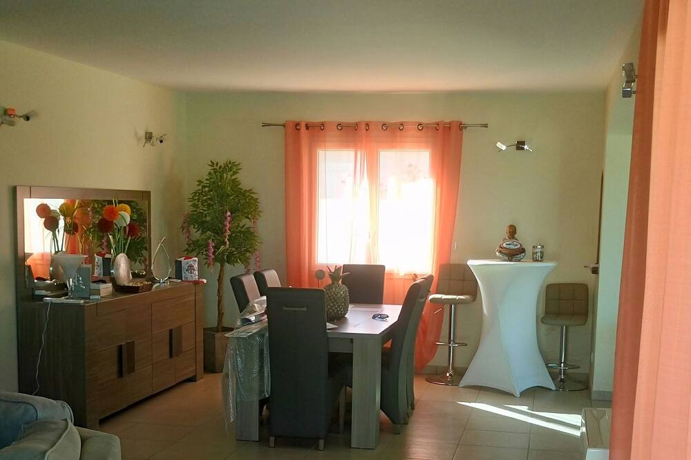 Photo of Livingroom in Caux