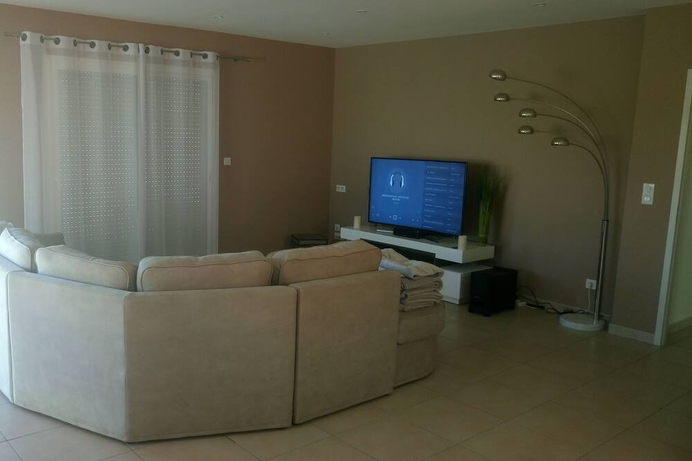 Photo of Livingroom in Caux