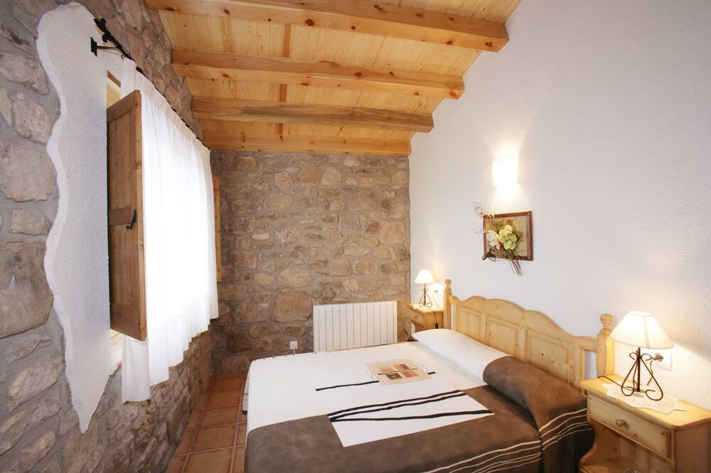 Photo of Bedroom in Naves