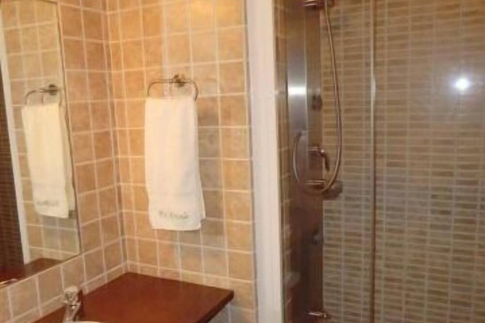 Photo of Bathroom in Montfalco Murallat
