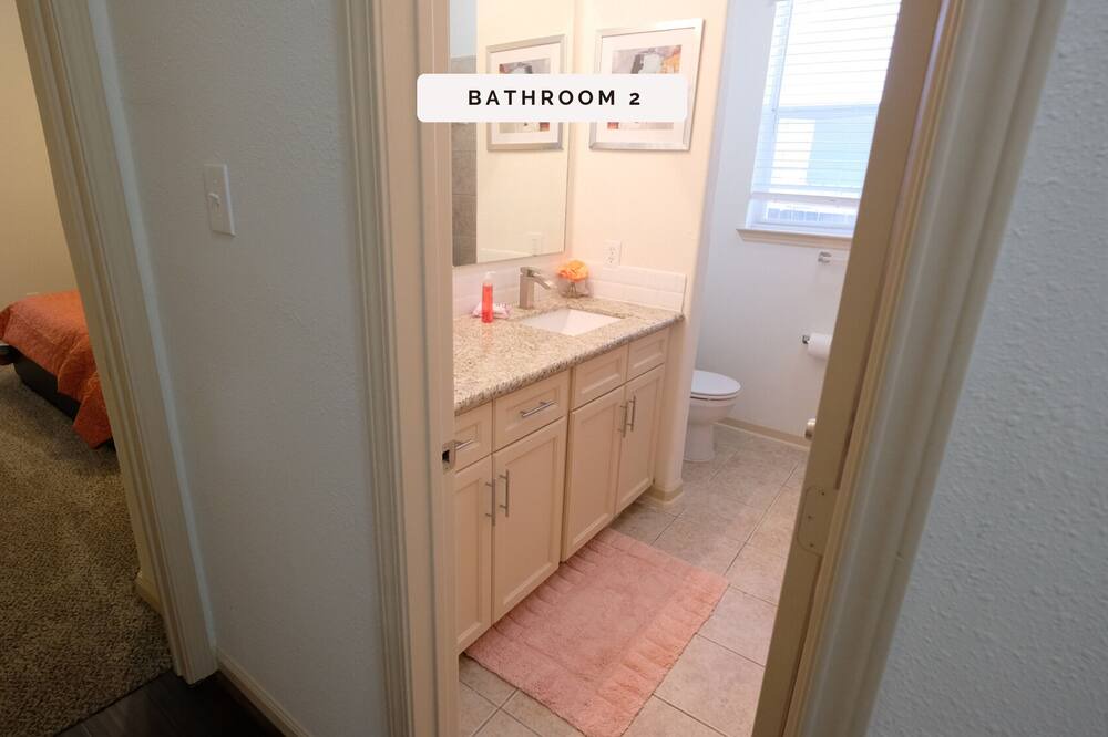 Photo of Bathroom in Clodine